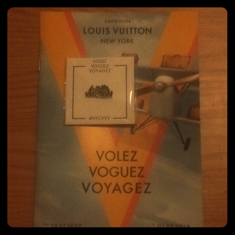Louis Vuitton Volez Voguez Voyagez Pin
